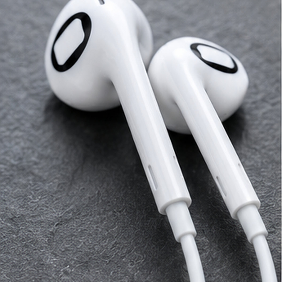 Detalle de los dos auriculares Donde Sonaban